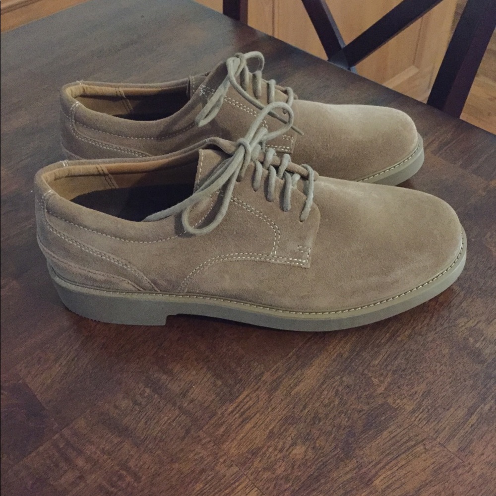 Rockport shoes . Leather and NWOT